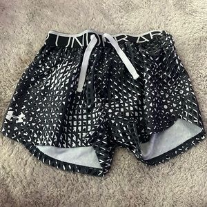 Girls Under Armour Black, White and Gray Girls Youth Large Shorts